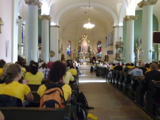 … teraz słowa dziękczynne ks. kierownika i powitanie przez proboszcza fary pw. Św. Trójcy ks. T. Reszkę